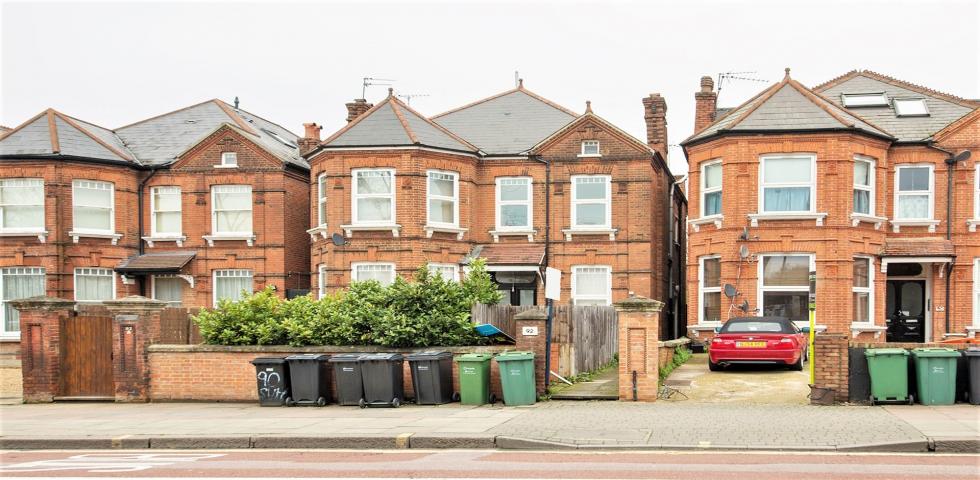 			2 Bedroom, 1 bath, 1 reception Flat			 Shoot Up Hill, KILBURN
